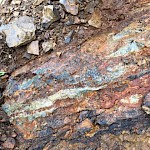 Example of massive sulphides immediately under rhyolite and sedimentary layers – perfect model for shallow marine VMS style